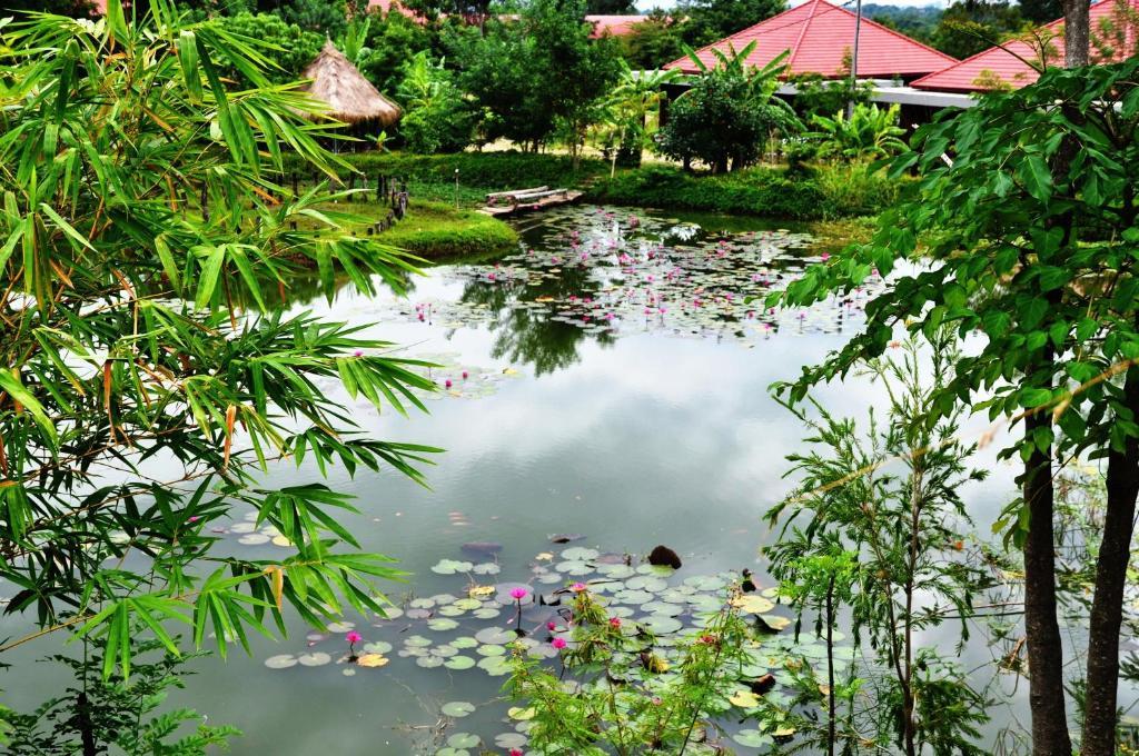 Memoria Palace & Resort Pailin Exterior photo